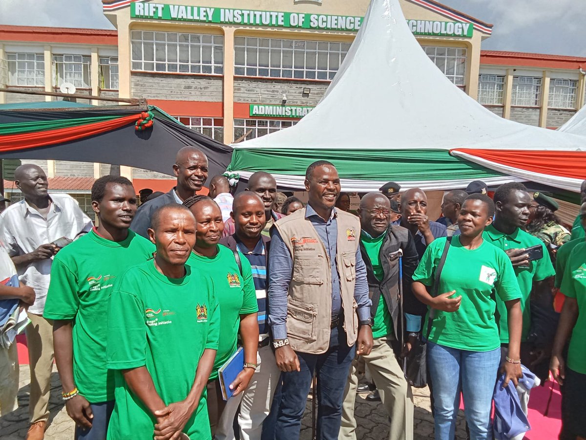 talktosave254's tweet photo. With Eng Festus Nge'no Principal Secretary State Department for Environment and Climate Change During World Azon Day 2023 at RVIST. On this day I planted 5 trees.@NakuruCountyGov @VCA @Wanavijiji_sdi @NemaKenya @pamoja_trust @GovernorKihika. https://t.co/LeqRxdc0yA