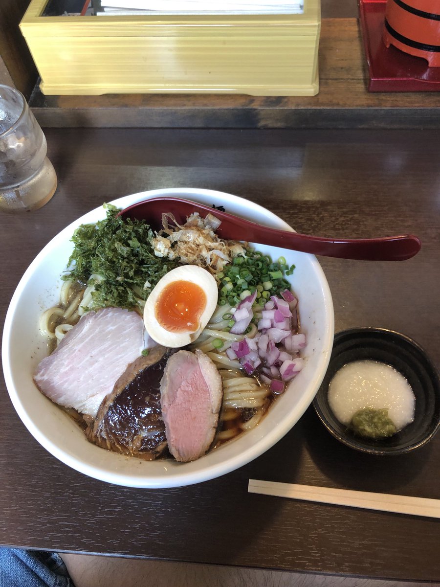 Tmakihimi's tweet photo. 本日のお昼　粋やさんの限定ラーメン頂きました^o^
めちゃうまでしたm(_ _)m https://t.co/0JA77PCfgD