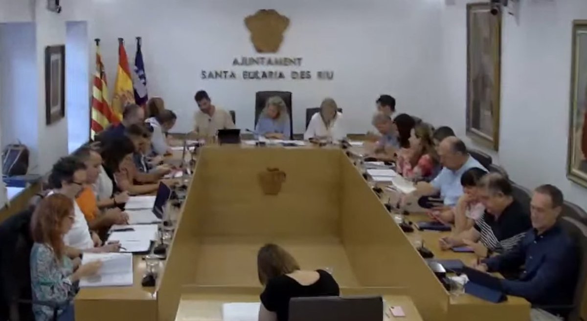 psoestaeularia's tweet photo. El grup @psoestaeularia presenta les següents iniciatives:
1. Enfortiment educació 0-3 anys a Eivissa.
2. Moció Control policia local.
3. M.C retràs obertura Tanatori.
4. M.C del Pla Municipal d'Igualtat d'Oportunitats.
#PleSetembre https://t.co/PI2zUNnFy1