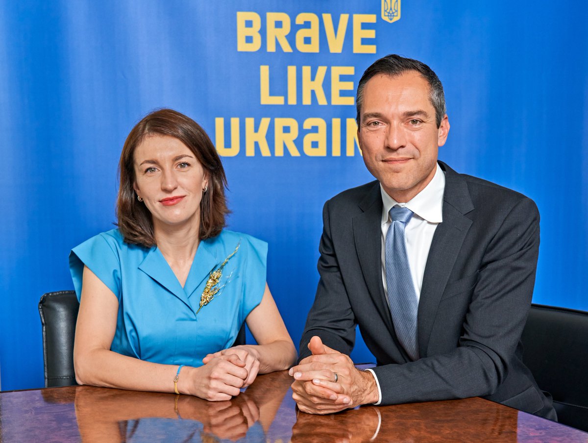 Airbnb Deutschland (@airbnb_de) on Twitter photo Airbnb Mitgründer und CSO <a href="/nathanblec/">Nathan Blecharczyk</a> und <a href="/MarianaOleskiv/">Mariana Oleskiv</a>, Leiterin der Ukrainischen Tourismusagentur, trafen sich in München, um eine gemeinsame Vereinbarung zur Unterstützung des #Tourismus nach Endes des Krieges zu unterzeichnen. lmy.de/jyE Airbnb Mitgründer und CSO <a href="/nathanblec/">Nathan Blecharczyk</a> und <a href="/MarianaOleskiv/">Mariana Oleskiv</a>, Leiterin der Ukrainischen Tourismusagentur, trafen sich in München, um eine gemeinsame Vereinbarung zur Unterstützung des #Tourismus nach Endes des Krieges zu unterzeichnen. lmy.de/jyE