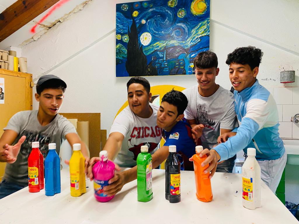 Art, llum i colors! 🎨

#novesoportunitats #elllindar 
#art #escola #arts