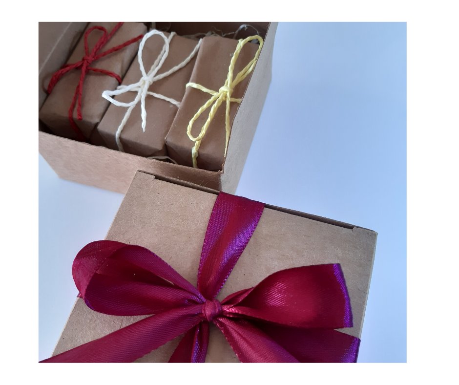 Morning #EarlyBiz
Do you have the date but not the gift? This box of #HandmadeSoap is perfect for anyone who loves #Soap &amp; cares what goes on their skin. Lots of choice at soapandpamper.co.uk 

#GiftIdeas #ShopIndie
#MHHSBD #Vegan #CWordSeptembet
