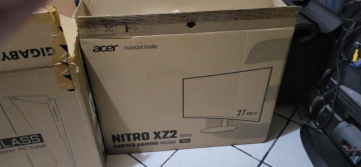 Ronwin816's tweet photo. Update on my pinned tweet, I have acquired a PC, Im about to move, and hopefully can hire decent Internet. All according to keikaku. https://t.co/mVnfY2YD0V