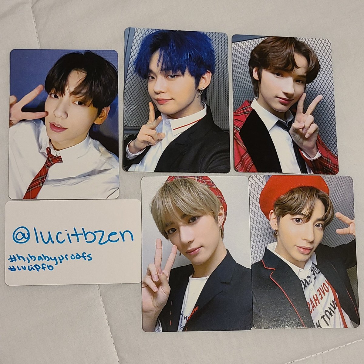 lucitbzen's tweet photo. WTS | want to sell
txt lightstick pc
$5 w/stamped ($21 for set)
usa/can only
dm if interested :) https://t.co/9rsA6otzlw
