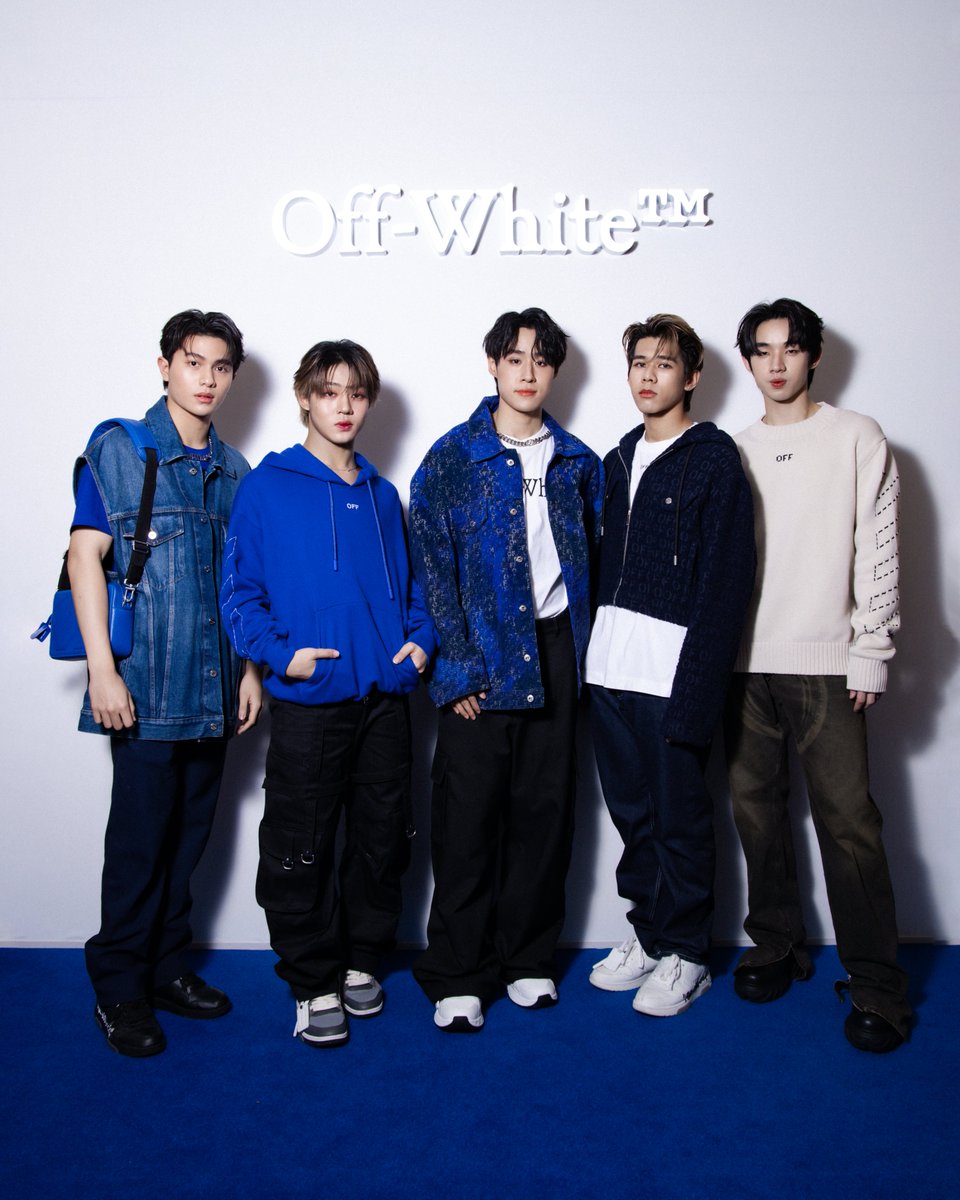mintmag_th's tweet photo. เท่ยกแก๊ง! บอยกรุ๊ป #LYKN ยกแก๊งมาอัพลุคใหม่จาก Off-White™ Fall/Winter 2023 กับลุคสตรีทในคอนเซ็ปต์ "Lunar-Delivery" เกี่ยวกับอวกาศและการเดินทางไปดวงจันทร์ของมนุษย์ยุคปัจจุบัน 💚
#OffWhite #FallWinter23
#OffWhiteBangkok
#MintNews https://t.co/jjae87jSgL