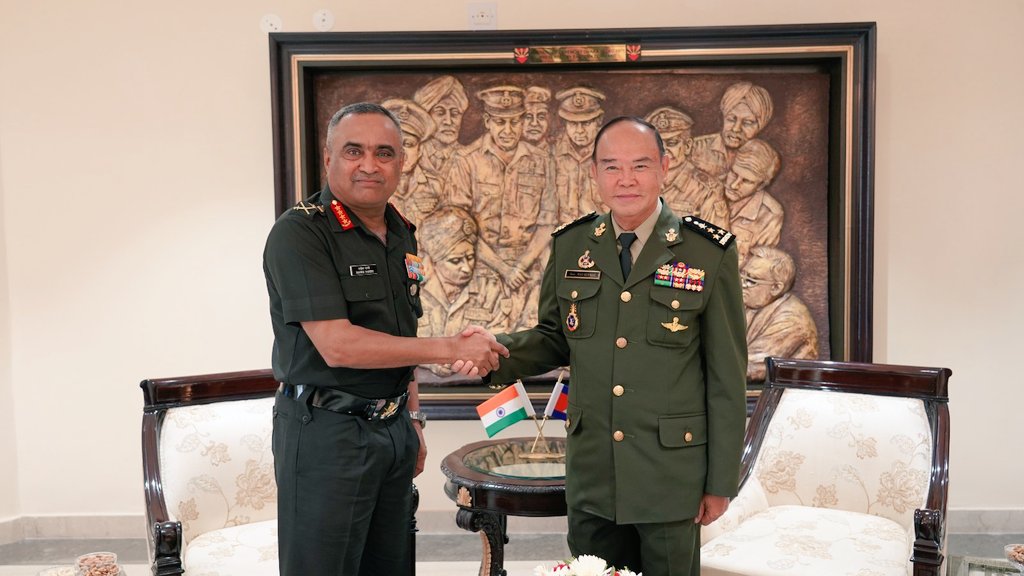 DDIndialive's tweet photo. Discussing enhanced cooperation and bilateral ties, India's COAS General Manoj Pande interacted with Army Chiefs of Nepal, Bangladesh, New Zealand, United Kingdom, Cambodia, France and Malaysia at the Indo-Pacific Armies Chiefs Conference #IPACC 2023.
#TogetherForPeace
@adgpi https://t.co/NzMOF36qZX