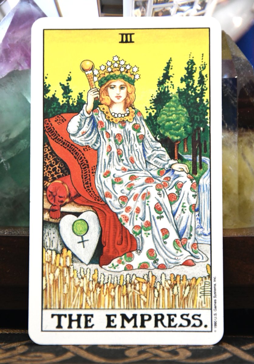 Card for the Moment: The Empress III, Venus. The Holy Graal, success in love, fertility, sensuality, voluptuousness, feminine perspective, the door is open. I am always glad to see The Empress when she shows up. She is fun, easy to be around and desirable. She incarnates the best