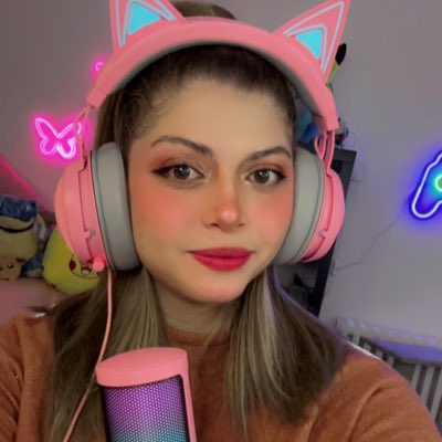 LolaaBuu’s pics and videos