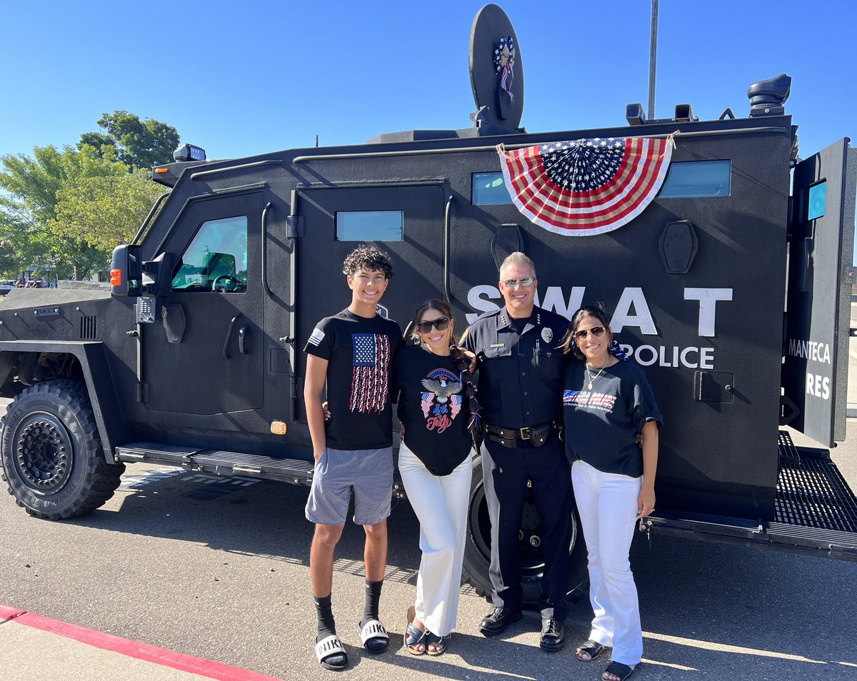 🥳🤩 Celebrating our wonderful son <a href="/CollinsSchluer/">Collins Schluer</a> on #NationalSonsDay! Your smile brightens our every day, &amp; We’re so very proud of the person you’re becoming. 4.25 gpa student &amp;  3 sport Varsity Athlete. Keep chasing your dreams, champ! 💪❤️ #SonsDay #ProudParents  #FamilyLove