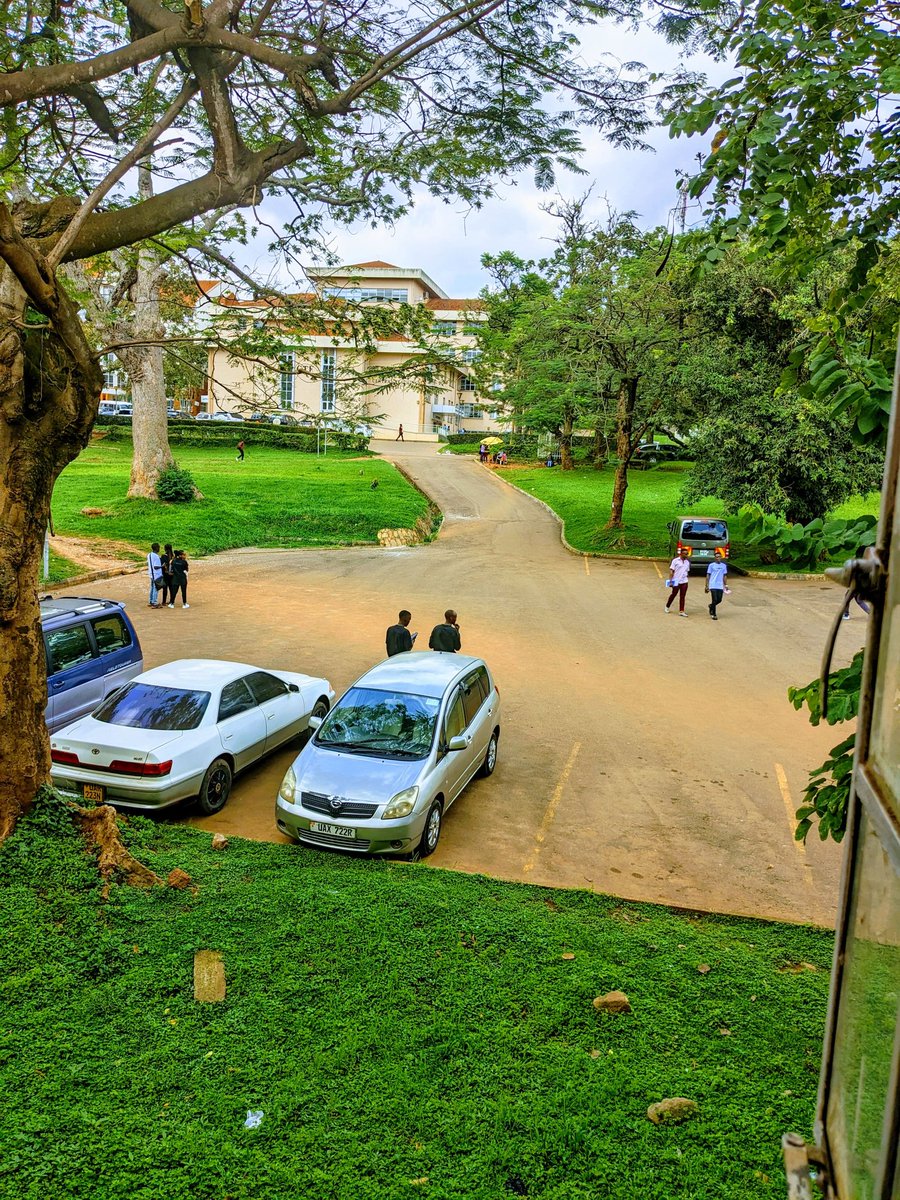 MakGuild's tweet photo. Up and about ! Good morning Makerere..if you know the Hill properly ,where was this beautiful picture taken? https://t.co/tSpMkOSuSe