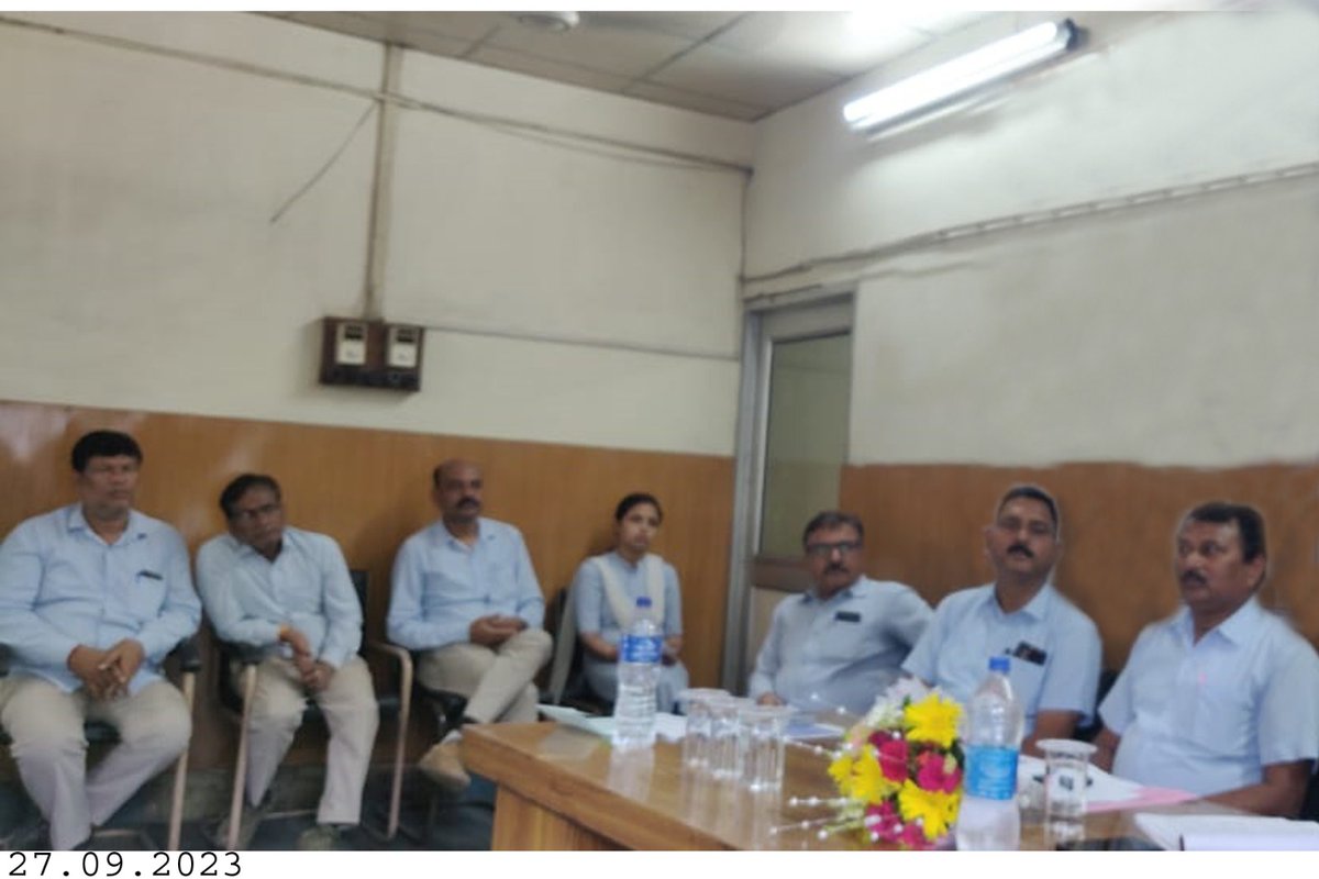 FSNLBhilai's tweet photo. A Special talk organized on #SwachhataHiSeva at FSNL Corporate office and Units . @SteelMinIndia
 #SwachhtaPakhwadaCampaign 
@PibSteel #SwachhBharat #GarbageFreeIndia #SHS2023 https://t.co/5biqR8OhK3