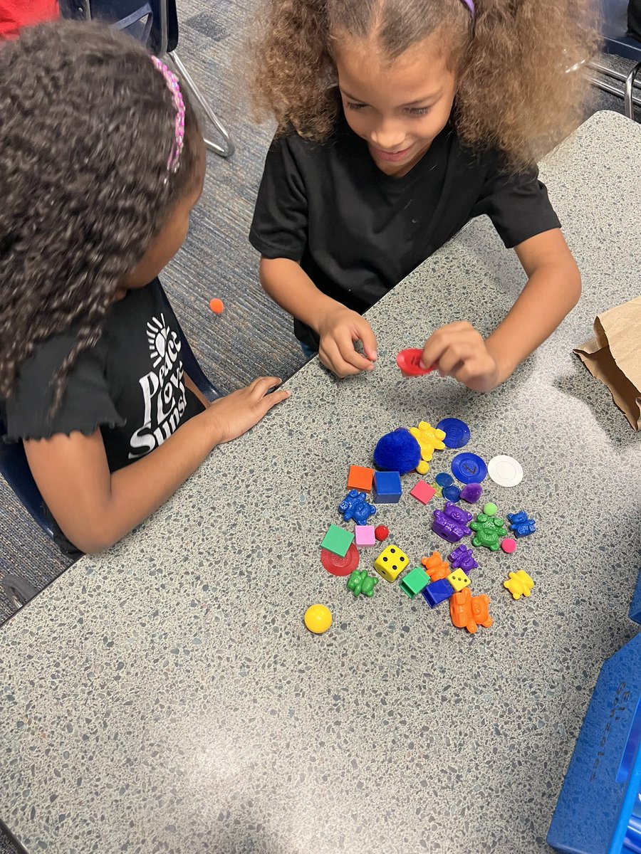 DISDSciencePK-5 (@disdsciencepk_5) on Twitter photo First-grade students at Sunny San Leon had a blast classifying objects based on their observable properties! #sciencematters <a href="/DickinsonISD/">Dickinson ISD</a> <a href="/DISDGatorsLearn/">Dickinson ISD Curriculum & Instruction</a> First-grade students at Sunny San Leon had a blast classifying objects based on their observable properties! #sciencematters <a href="/DickinsonISD/">Dickinson ISD</a> <a href="/DISDGatorsLearn/">Dickinson ISD Curriculum & Instruction</a>