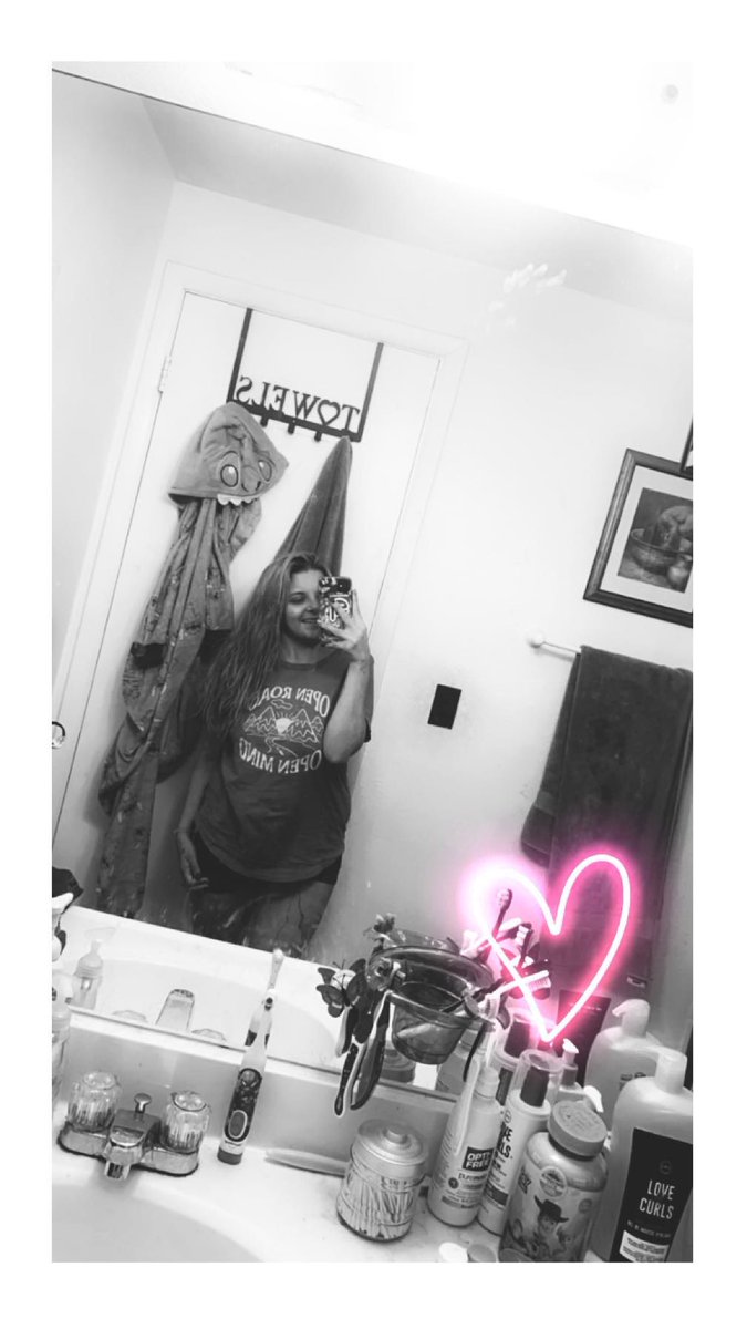 mrs_cummings419's tweet image. You're my little temptation
And you know I love and I hate it
When you're keeping me waiting
Girl you're driving me crazy
But I'm driving you baby so
#letsadventure
#openroadopenmind
#songquote 
#thickthighs