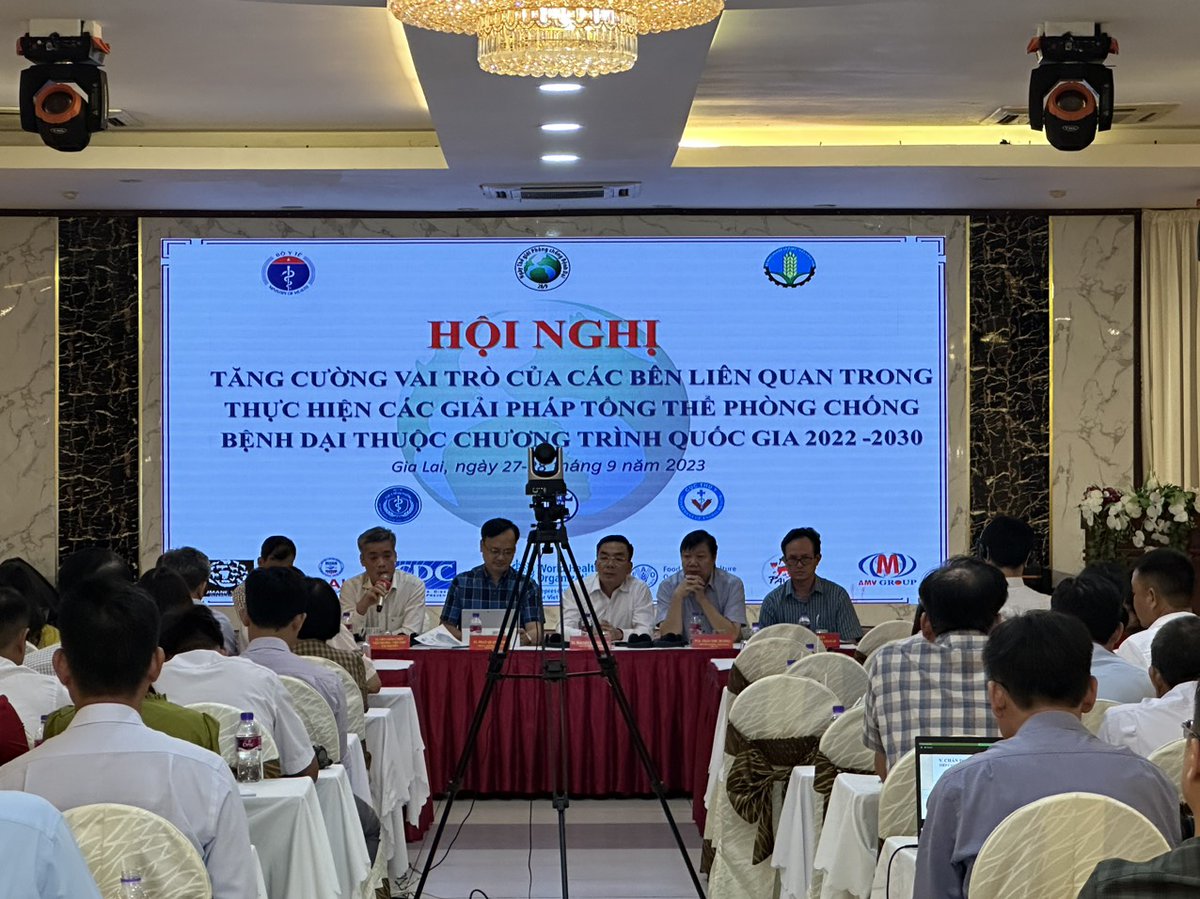 FAOVietNam's tweet photo. Joint event in Gia Lai province for 2023 #WorldRabiesDay  : all for 1, #OneHealth for all - @FAOVietNam @WHOVietnam #USAID #USCDC  commit to standing with Viet Nam 🇻🇳 for the elimination of human deaths from rabies 🐕
More details  👉https://t.co/h3pYfL8gyi https://t.co/NbivxDcB4F