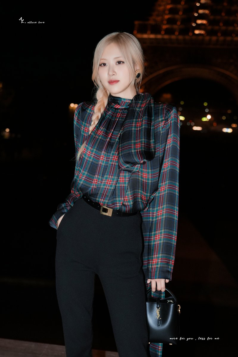 allurelove_rose's tweet photo. 230926 Saint Laurent
ROSÉ AT YSL PFW24
https://t.co/AYcs1jkDfC
https://t.co/cnSbWyGLf9
https://t.co/qUWaTnWgqc
https://t.co/OfN0HUo3az

#ROSÉxSaintLaurent
#블랙핑크 #로제 #BLACKPINK #ROSÉ https://t.co/JGXaWIneiX