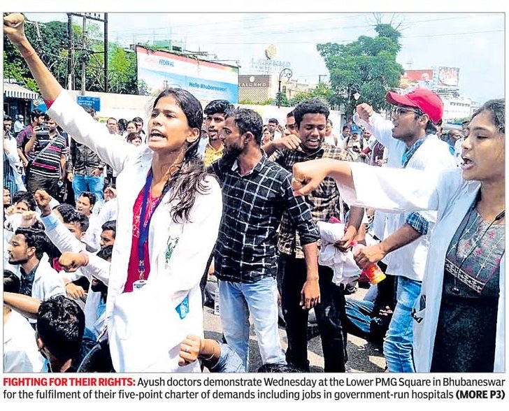 AMSA__Odisha's tweet photo. #AYUSH students in Odisha demand regular appointments for Ayurvedic and Homoeopathic doctors after 21 years of neglect. Thousands of qualified AYUSH doctors await recruitment. Urgent need for 500 dispensaries and 30 #AYUSH hospitals. Let's stand with them for better healthcare! https://t.co/mxyyKyMpJA