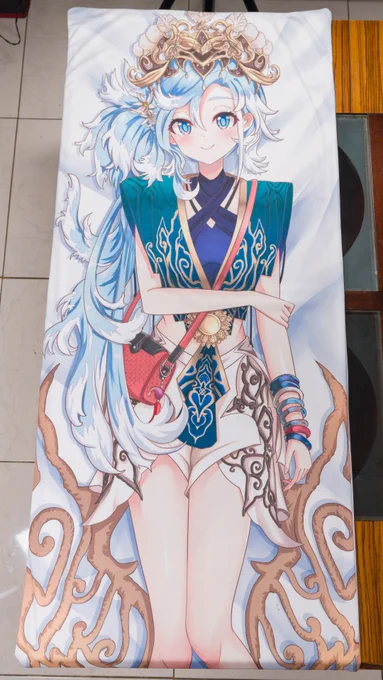 #WTS Jasa Cetak Dakimakura (Japan &amp; China Quality)Harga :-  Tinta China = Rp 230.000 / Pcs (Depan Belakang)- Tinta Jepang = Rp 300.000 / Pcs (Depan Belakang) Ada 2  x 50 cm dan 160 x 50 cmHARGA SAMA !!!!!untuk pembelian 1 lusin (12 Pcs) akan mendapatkan… 