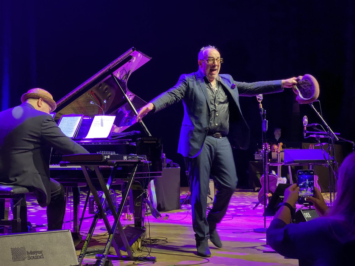 chefjeanluc's tweet image. Rauw toen het rauw mocht zijn, hees toen het hees mocht zijn, teder toen het teder mocht zijn. Aparte versies van hits, soms ten goede, soms niet…vooral een héél mooie avond met twee Muzikanten met een hoofdletter! And non of them have Cougar in their names #elviscostello #Bozar