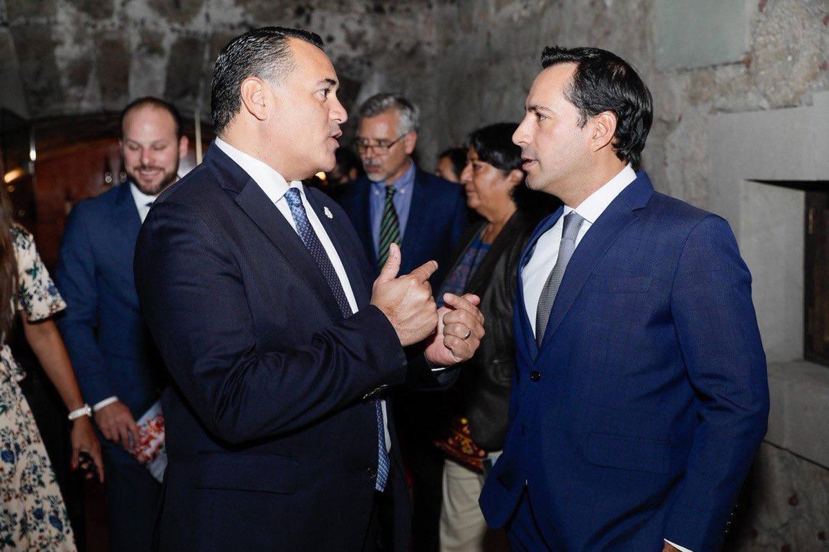 Un gusto estar presente esta noche junto al Gobernador <a href="/MauVila/">Mauricio Vila</a> en la presentación de “Yucatán Vive, Unidos por la naturaleza” y seguir sumando esfuerzos con el <a href="/WWF/">WWF</a>, <a href="/nature_org/">The Nature Conservancy</a> y <a href="/Pronaturamexico/">Pronatura México</a> en el cuidado de los ecosistemas naturales de #Yucatán. 

En #Mérida trabajamos en
