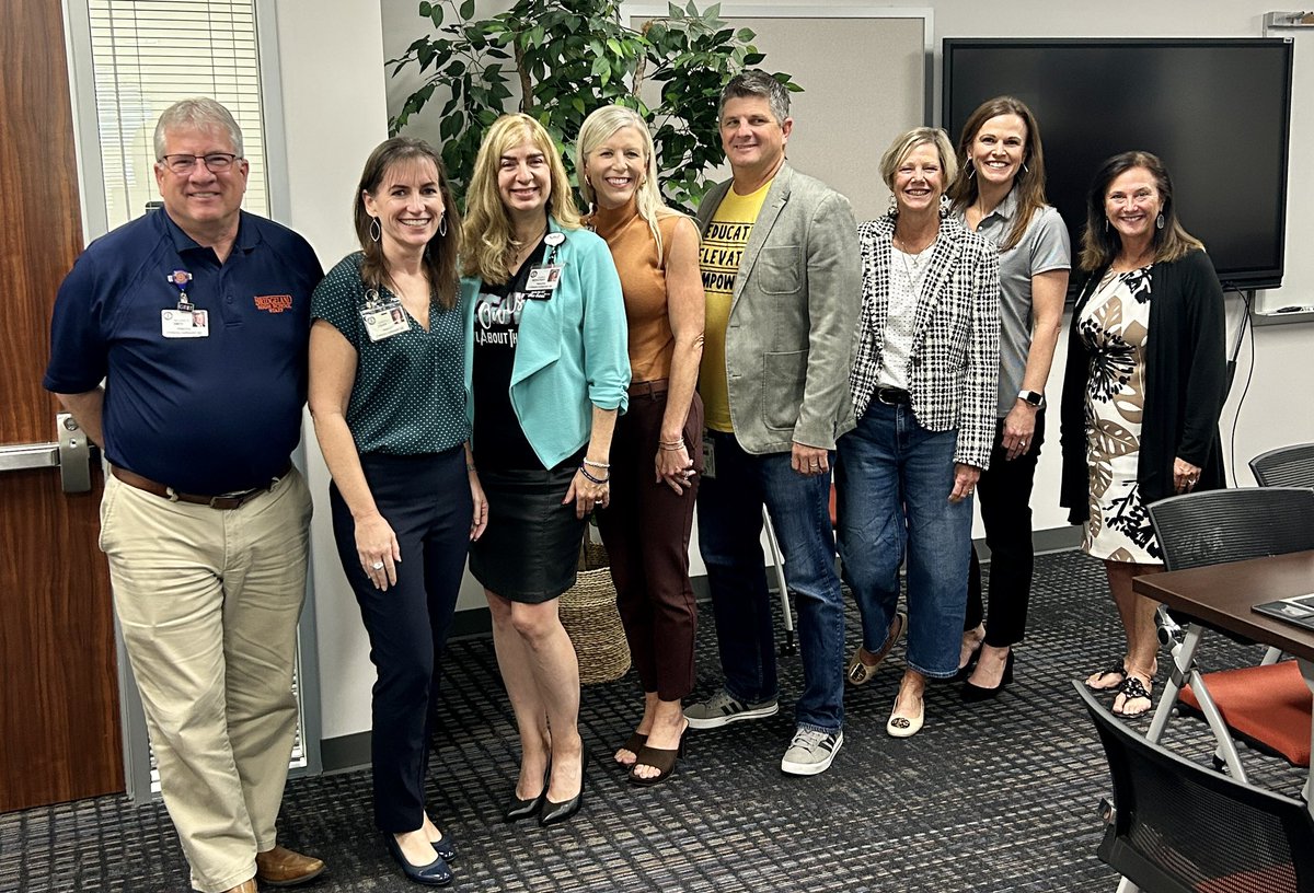 It’s always a great day to be a @BridgelandCFISD feeder school! We got together today for our first vertical principal meeting of the year. Thanks to BHS admin for hosting! 💙 🐻🧡 #BridgelandBest