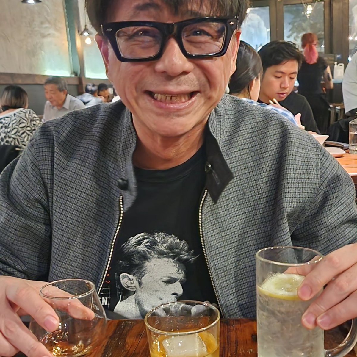 Swery65's tweet photo. Drunk. I'm feeling America.
Therefore, I'm just happy now. https://t.co/0DzBd3Eyec