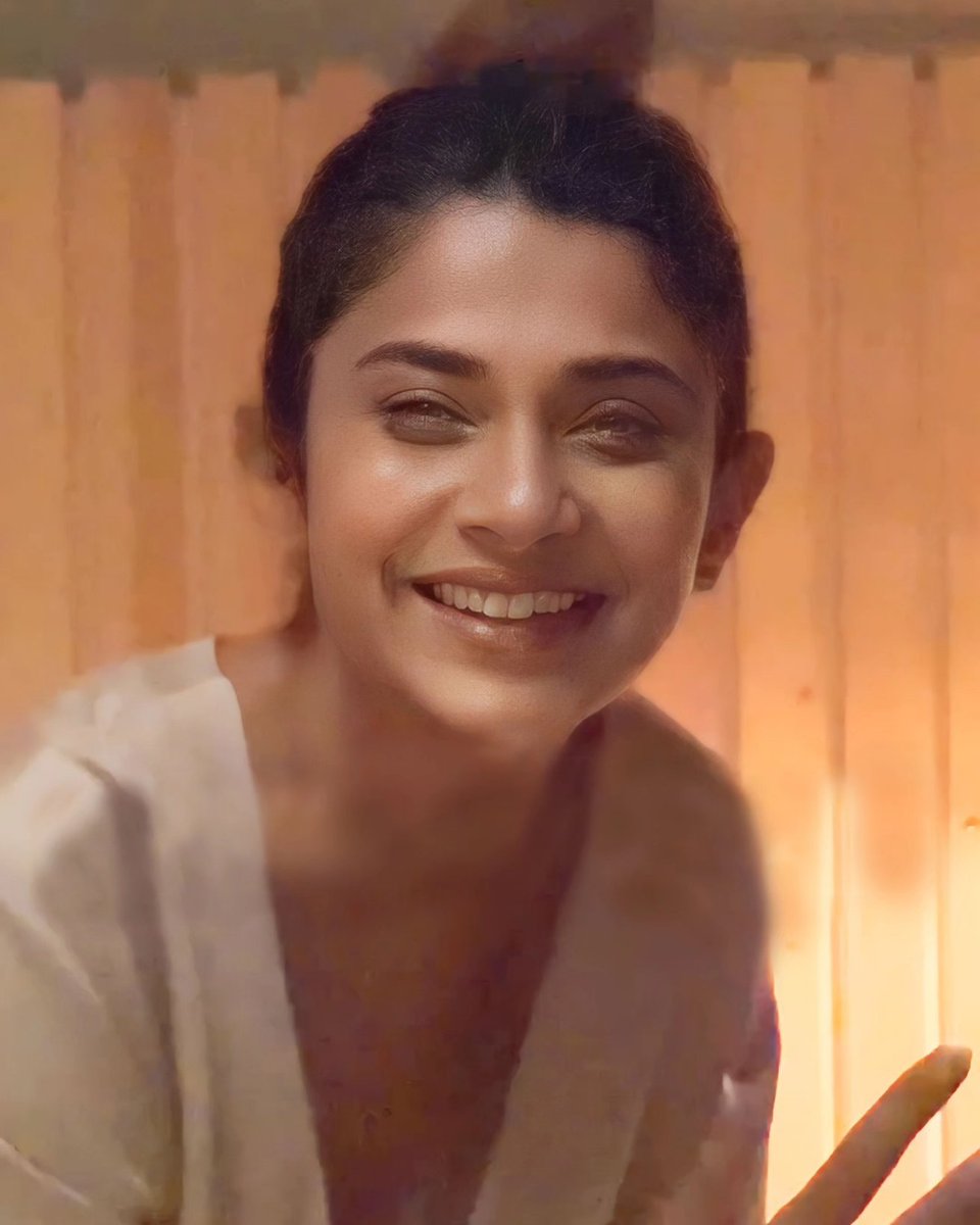 UnofficialJenn1's tweet photo. Her ‘million dollars smile’, the simplest miracle that she can create anytime
#JenniferWinget #milliondollarsmile https://t.co/epuezvXUys