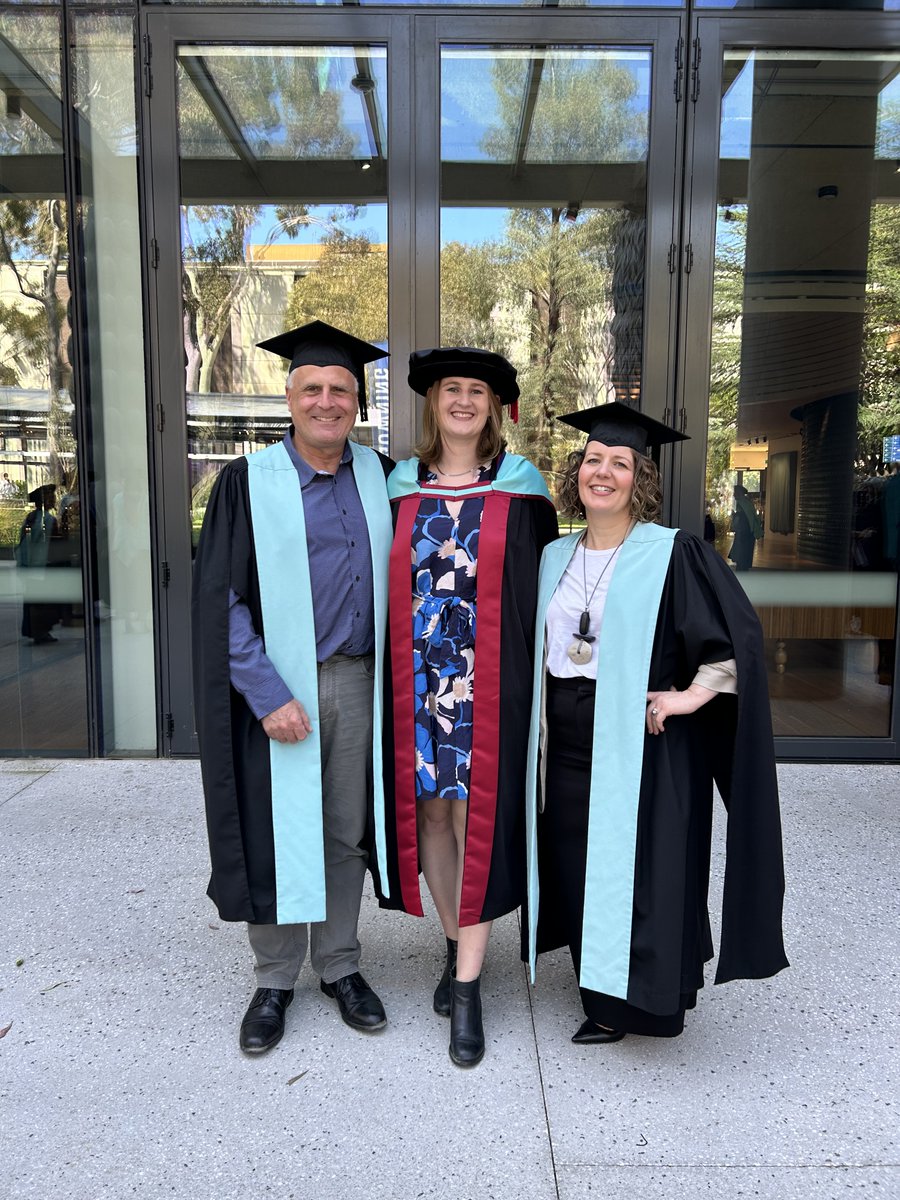austrim_cre's tweet photo. Congratulations @lizziekorevaar on your graduation day! ☀️🎓

Pictured here with proud-as-punch supervisors @AndrewF02554942 and @EmilyKarahalios (main supervisor Jo McKenzie @jomck15, there in spirit)

@Monash_SPHPM @vicbiostat @MonashGraduate https://t.co/cjPGTPGO5G