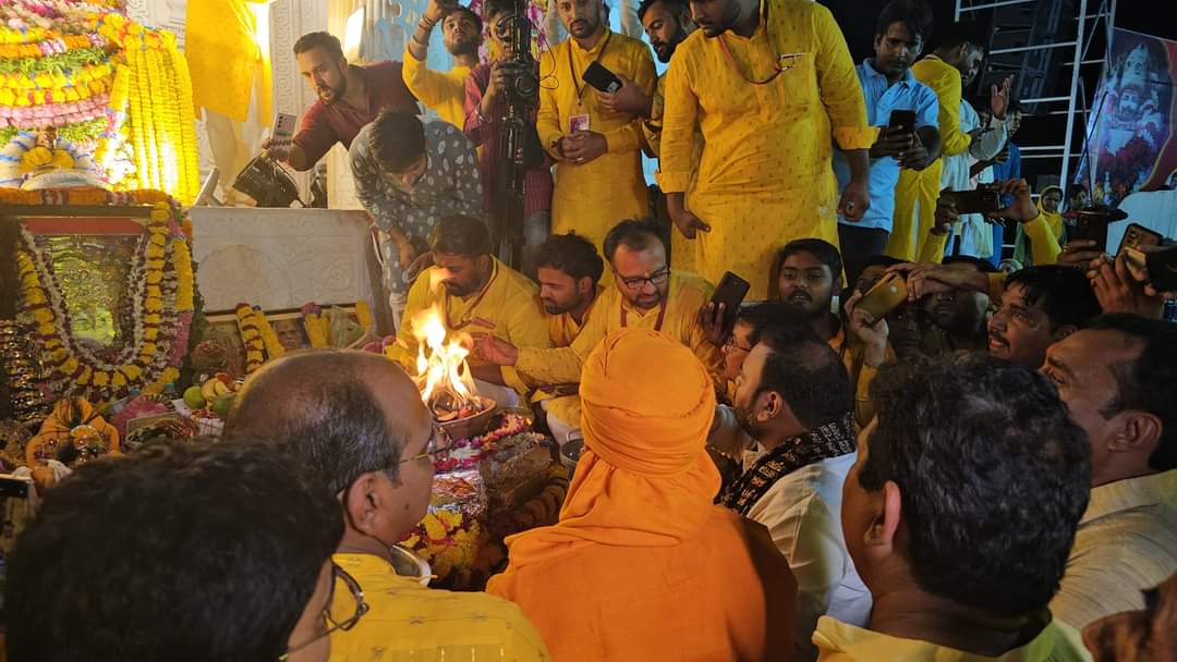 MahantBalaknath's tweet photo. सूरतगढ़ ,(श्री गंगानगर) में छाबडा परिवार द्वारा आयोजित श्री खाटू श्याम भजन संध्या कार्यक्रम में सम्मिलित हुआ | https://t.co/BBHi3AZN5I