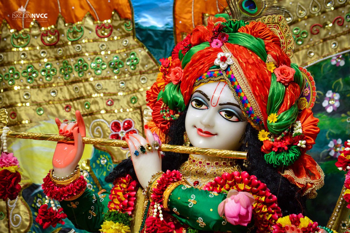ISKCONPune's tweet photo. 🗓28-09-2023🙏🌷Today's Darshan🌷 
🌷Sri Sri Radhavrindavanchandra🌷
🚩@ISKCONNVCCPune🚩
.
.
#ISKCONNVCC #ISKCONPune #ISKCON
#ISKCONNVCCPune #PUNE #DailyDarshan
#Thursday #28thseptember #28thseptember2023
#nvcc #radhavrindavanchandra
#iskcondesiretree #Radhakrishna https://t.co/WnlptH4U98