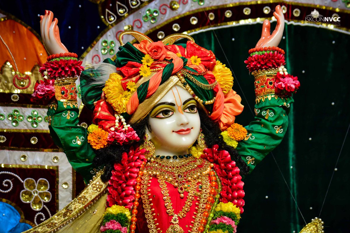 ISKCONPune's tweet photo. 🗓28-09-2023🙏🌷Today's Darshan🌷
🌷Sri Sri Gaur Nitai🌷
🚩@ISKCONNVCCPune🚩
.
.
#ISKCONNVCC #ISKCONPune #ISKCON
#ISKCONNVCCPune #PUNE #DailyDarshan
#Thursday #28thseptember #28thseptember2023
#nvcc #radhavrindavanchandra
#iskcondesiretree #harekrsnatv
#Radhakrishna https://t.co/GwHxG741Ru