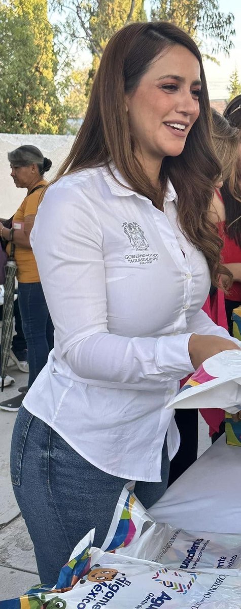 sgvtwo's tweet photo. "COMO QUE YA VOY VIENDO POR QUIEN VOTAR PARA LAS SIGUIENTES ELECCIÓNES". @SexsGifsVideos https://t.co/g03Boz7C4O