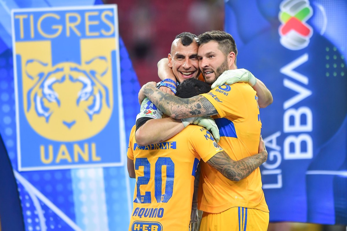 RafaDato2's tweet photo. Nahuel Guzmán, André-Pierre Gignac y Javier Aquino ganan su 12° título con Tigres.

Igualan a Jesús Dueñas como los más exitosos en la historia de la U de Nuevo León y el Futbol Regio.

5 Ligas, 4 Campeón de Campeones, 2 Campeones Cup y 1 Concachampions https://t.co/WDrZGXBtFK