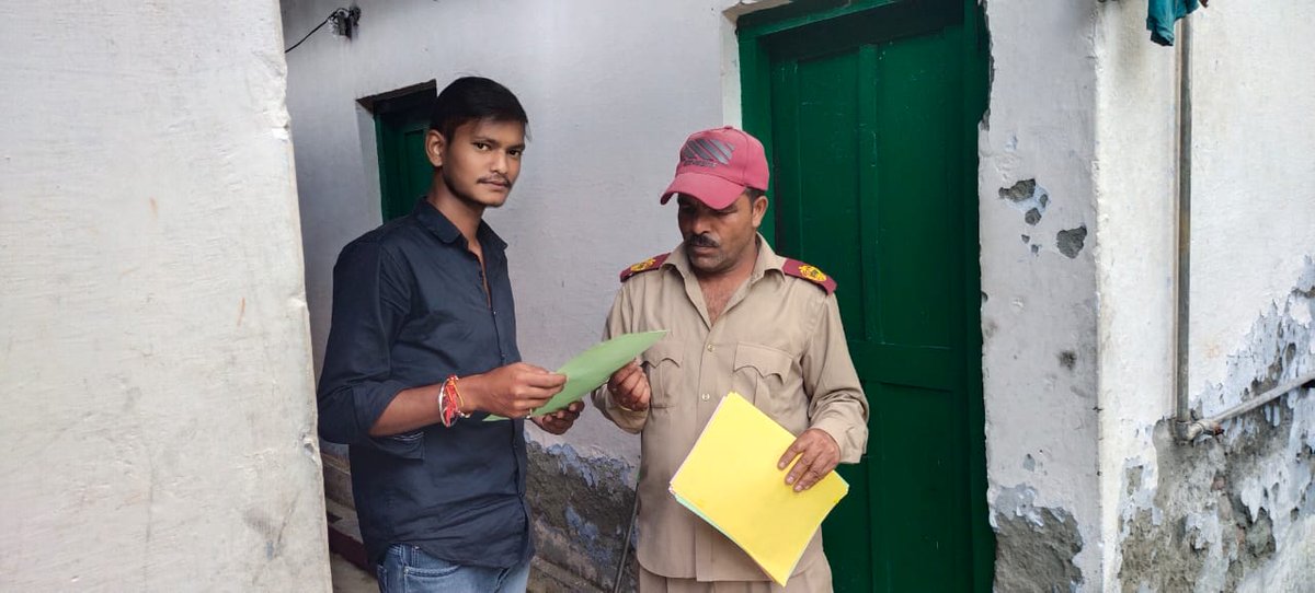 almoracantt's tweet photo. 28.09.2023 Swachhata Hi Sewa-Door to Door Campaign,public awareness through pamphlets.
#shs2023 #garbagefreeindia #specialcampaign3 @pddecc @nainitalcantonment @varunkr_mauryan #dtecc #pddecc https://t.co/MpjEktTFLk