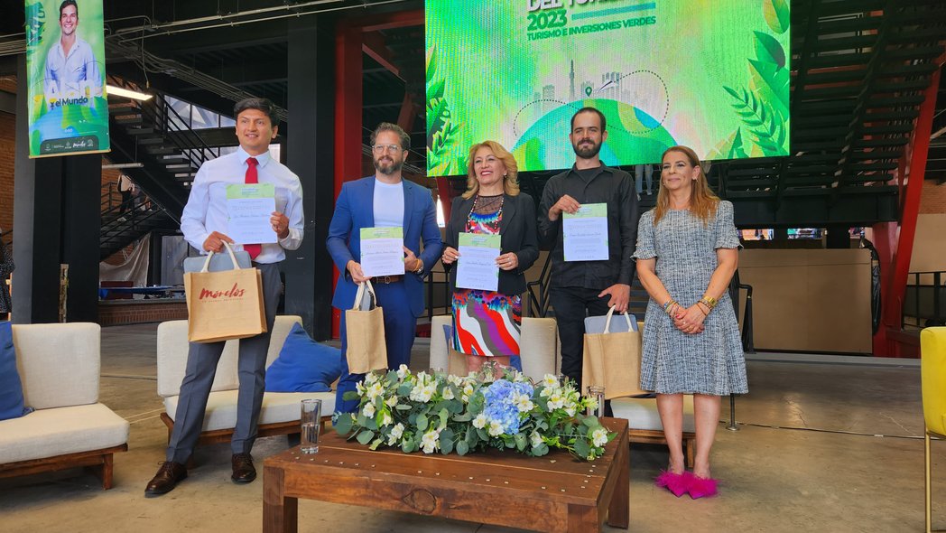Hoy, el turismo representa aproximadamente el 8% de las emisiones globales de CO2. Es imperativo actuar. 💼🌿

Las inversiones en turismo sostenible pueden generar un retorno de inversión de hasta el 15%  mas, y cada año más viajeros buscan el eco turismo.

Transformemos esta