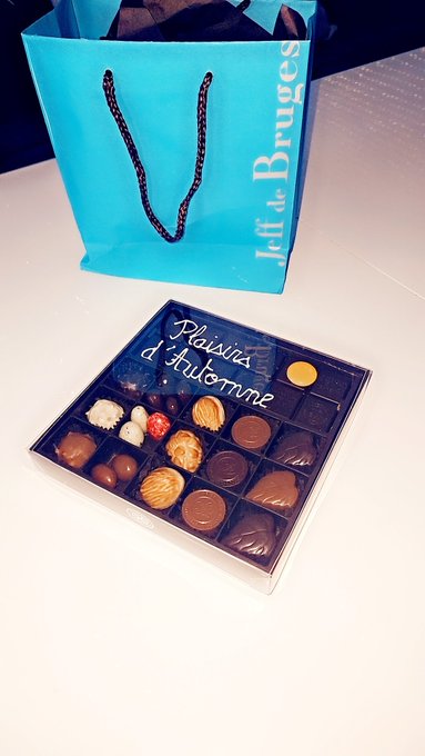 Merci &agrave; P.  mon client d'hier soir. Pour ces belles attentions. Puis ce genre de message 🙈 j'adore !<a href="/tag/quiveutbaiseralysieuse"class="tags"><span>#quiveutbaiseralysieuse</span></a>