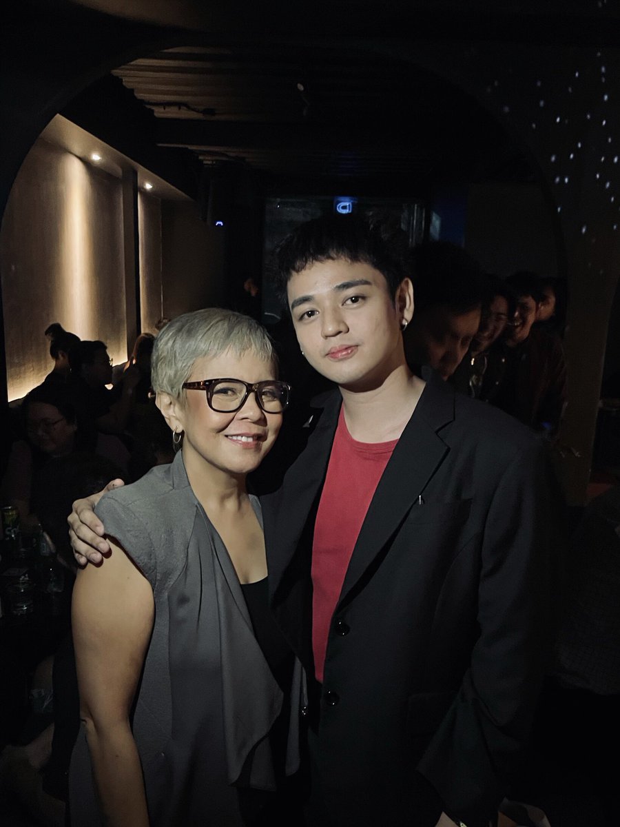 justinelukban's tweet photo. Kathryn B and Miss Dolly D signed my sketch! Congrats on #AVeryGoodGirl Direk @petersenvargas 🤍 https://t.co/hC1i4yJPqj