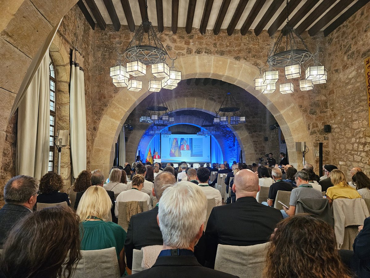 FLIARA_Project's tweet photo. 🇪🇺 Hello from Sigüenza, Spain! We're excited to be part of the high-level forum Shaping the Future of Rural Areas organised by @eu2023spain and @EUinmyRegion @EUAgri

🎥 Watch it online at https://t.co/1S38hrTHU3 

#FLIARAEU #RuralDevelopment #EU2023Spain #RuralFuture #Innovation https://t.co/KpYxzjgr6H