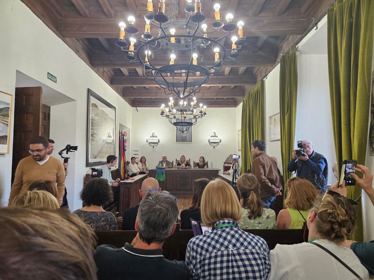 FLIARA_Project's tweet photo. 🇪🇺 Hello from Sigüenza, Spain! We're excited to be part of the high-level forum Shaping the Future of Rural Areas organised by @eu2023spain and @EUinmyRegion @EUAgri

🎥 Watch it online at https://t.co/1S38hrTHU3 

#FLIARAEU #RuralDevelopment #EU2023Spain #RuralFuture #Innovation https://t.co/KpYxzjgr6H