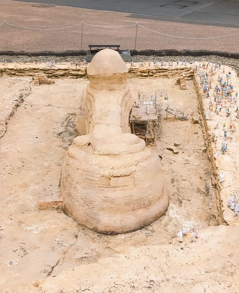 後ろからみたスフィンクス🐈
意外にもワンピースの女性キャラみたいなくびれとお尻をしていました😲

#東武ワールドスクウェア #スフィンクス #ミニチュア