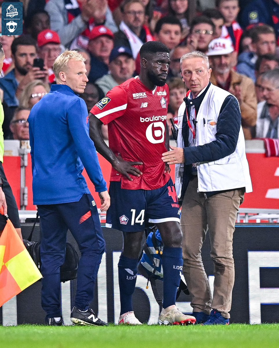 Footballogue's tweet photo. Bernard Dusfour, ancien responsable médical de la Ligue nationale de rugby, dans l’Equipe💬
« Au rugby, on aurait sorti immédiatement et définitivement Samuel Umtiti du terrain après un tel choc. Il présente trois des critères de sortie définitive: choc violent à la tête, perte de connaissance et hypotonie immédiate (chute avec le bras comme un pantin). En plus, il a besoin d'aide pour se relever et n'est pas stable sur ses pieds. Dans ce cas, même pas besoin de passer un test d'évaluation de blessure à la tête. »
Ce serait bien de ne prendre aucun risque dans ce genre de situation. 🙏