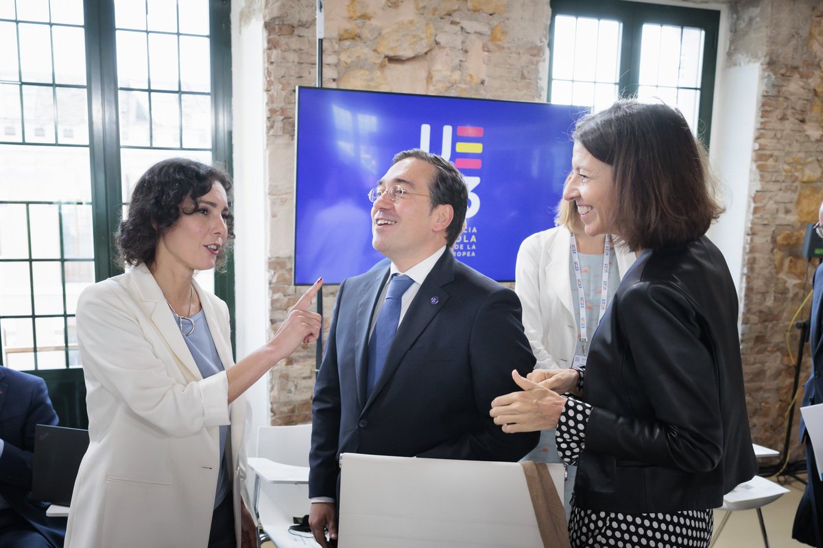 hadjalahbib's tweet photo. What future 🇪🇺 do we want? We're discussing it today at #GAC.

We must strengthen our strategic autonomy to continue protecting our citizens and ensuring their well-being. 

We will also address the challenges and necessary reforms of a future expanded Union.

🇧🇪🇪🇺 https://t.co/cKXyvbCJAx