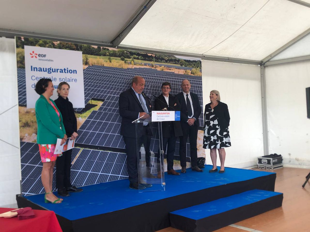 plecamp's tweet photo. ⚡️ À Civaux, pour l'inauguration d'un parc solaire @EDFofficiel pouvant alimenter plus de 2500 habitants ! 
➡️ Ce type de projet contribue à l'objectif zéro carbone en 2050 que la France s'est fixé ! #energie #renouvelable #zerocarbone https://t.co/vPjxAXnz11