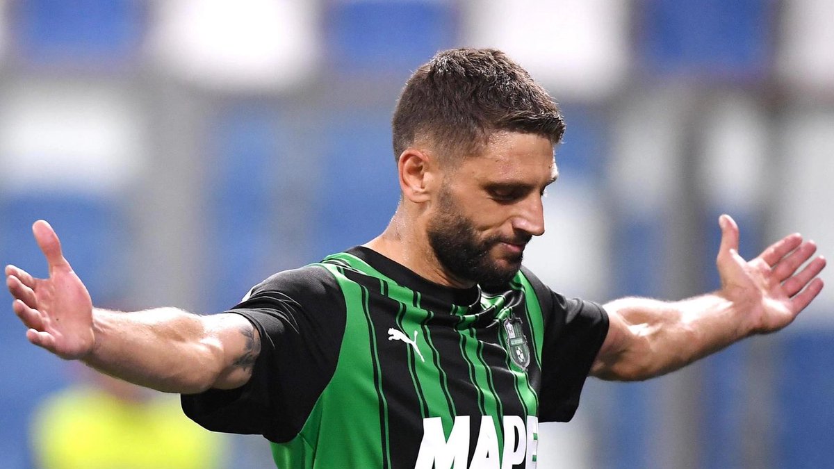 FBiasin's tweet photo. #Berardi in #SerieA:

- 301 presenze
- 117 gol
- 81 assist
- Un gol/assist ogni 121 minuti

In Europa solo una stagione in E-League:

- 2016/17, 4 presenze, 5 gol.

Spesso attaccato e criticato, in realtà uno dei più grandi giocatori italiani degli ultimi 10 anni. https://t.co/pHMe2Oqmt8