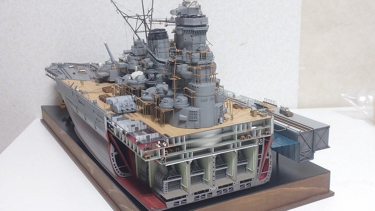 太平洋戦争開戦直前に建造中の戦艦大和の製作中の写真です。大きいので