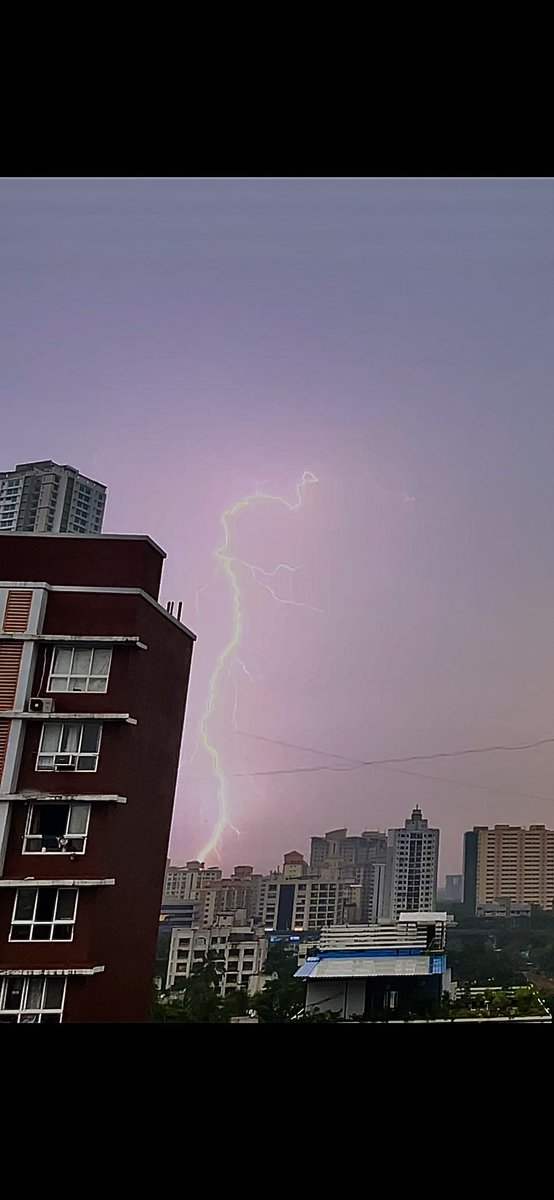 fewtastymorsels's tweet photo. Thor ⚒️is that you!? #Mumbai https://t.co/Td7Gw77Eys