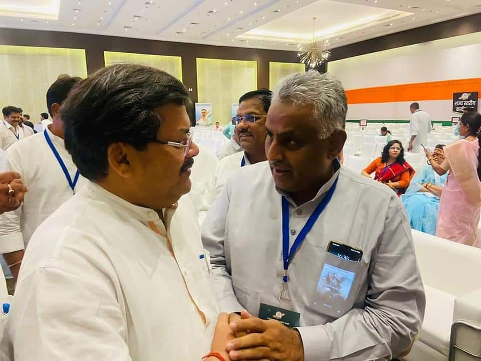 aiyub_prof's tweet photo. अखिल भारतीय कांग्रेस कमेटी के राष्ट्रीय महासचिव एवं राजस्थान से राज्यसभा सांसद श्री मुकुल वासनिक जी को जन्मदिन की हार्दिक बधाई एवं शुभकामनाएं। मैं ईश्वर से आपके उत्तम स्वास्थ्य, दीर्घायु एवं यशस्वी जीवन की कामना करता हूं।
@MukulWasnik 
@INCIndia @INCRajasthan https://t.co/A9rd88BlFf