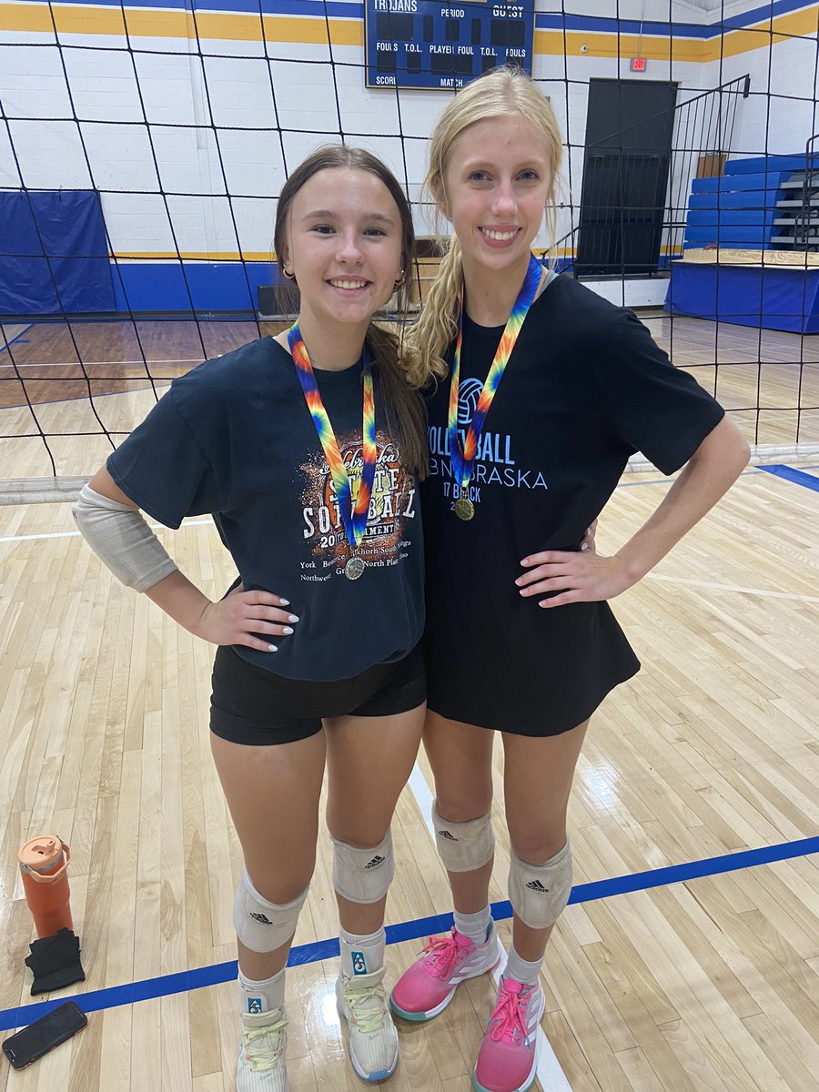 tricountyvball's tweet image. Mudecas First Team- Ella Clark
Mudecas Honorable Mention- Alaina Kopf
#TCPride #winfromwithin #RootedNE