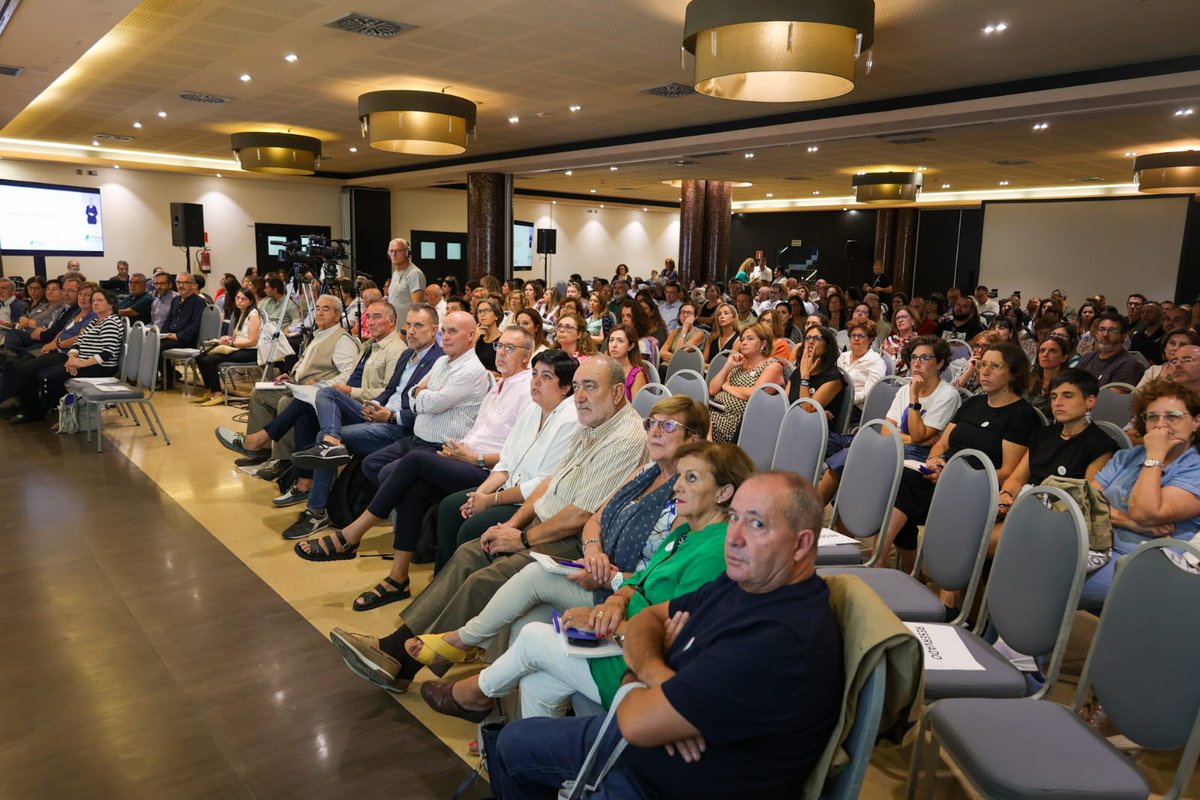 Plenainclusion's tweet photo. Sigue minuto a minuto la crónica del Congreso Estatal de Ética:
✅Bienvenida de Casilda Sabín @plenasturias
✅Frases destacadas
✅Fotos de detalles
✅Vídeos de personas expertas
Iremos actualizando la crónica con novedades 😉

⬇️ Enlace
https://t.co/23kRrtXbPw

#ClaveÉtica https://t.co/fg5SrgH02g