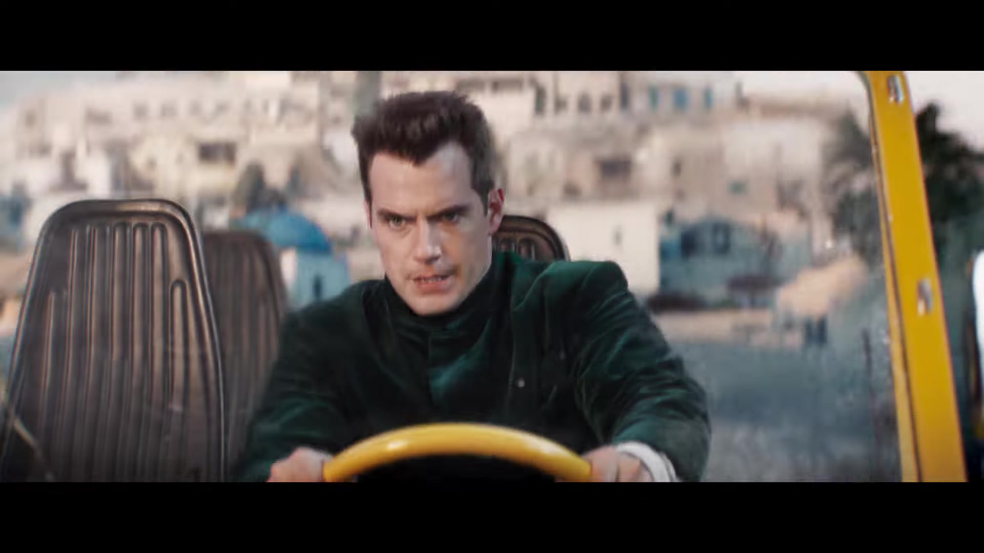 Mr. Cavill Fansite on X: "📸 Henry Cavill as Agent Argylle in the official  trailer of 'Argylle', exclusively in theaters this February.  https://t.co/AVWLJ1g87Q" / X