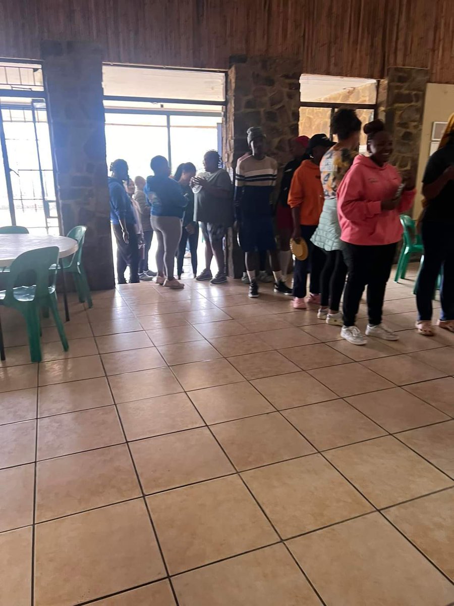CampSizananiLS's tweet photo. 🤤Breakfast is served! We getting the energy before we start with our day!😍#sizananiturns20 #Globalcampsafrica #SizananiGoesOn
#day2
#camptraining https://t.co/crp4NAMx95